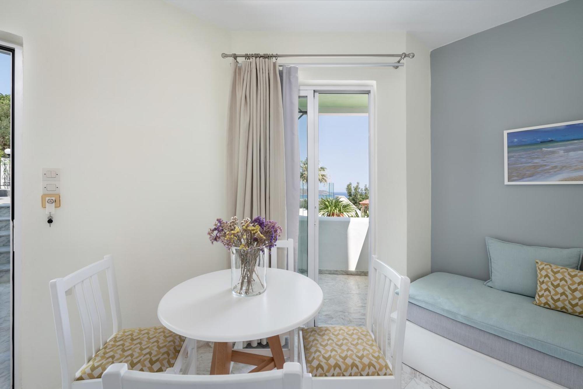 Villa Life Agia Marina الغرفة الصورة